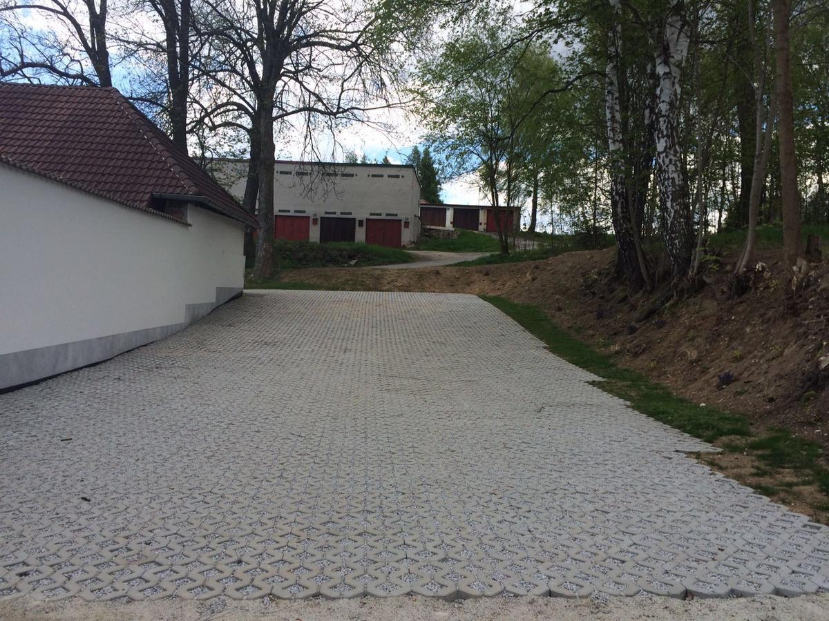Ubytovani U Lva Zirovnice Luaran gambar