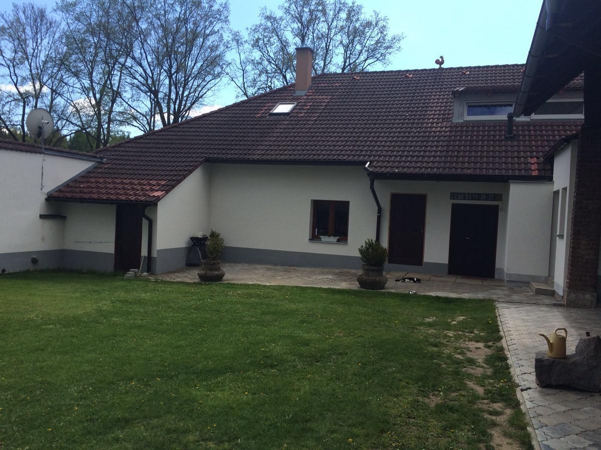 Ubytovani U Lva Zirovnice Luaran gambar