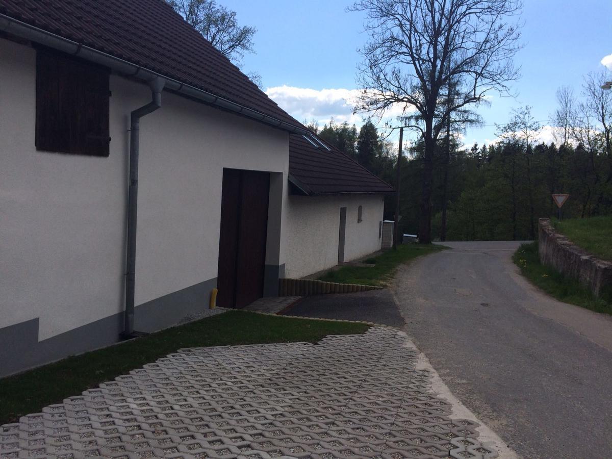 Ubytovani U Lva Zirovnice Luaran gambar